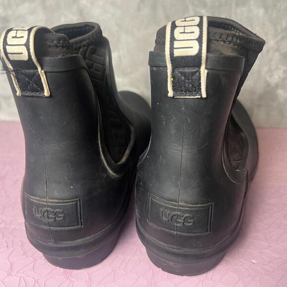 UGG Chevonne Rain Ankle Boots Womens Black Waterproof Rubber Pull On Cuban 7-8? - Picture 4 of 7